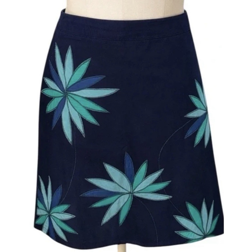 Boden Skirt Size 8R Knee Midi Navy Blue Flower Appliqué Lined Summer Golf Travel